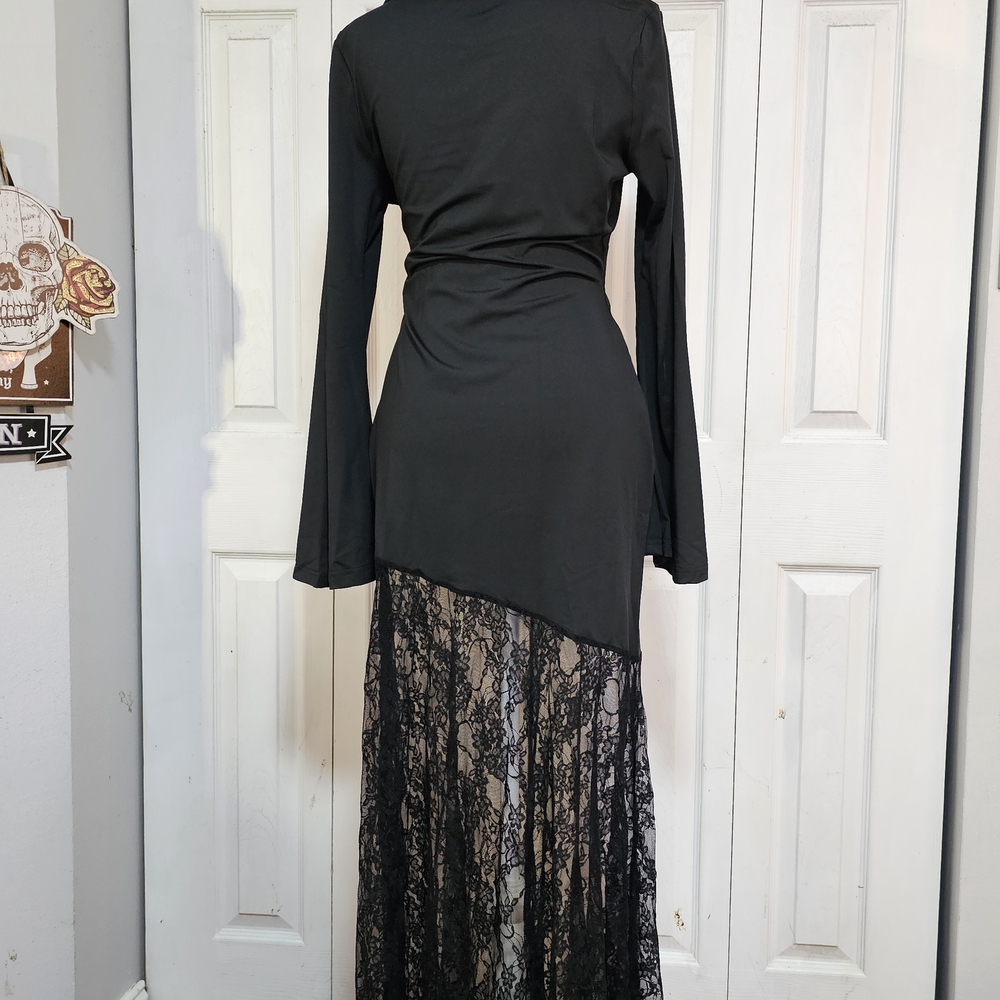 ​🖤 Goth Cross Lace Maxi Dress 🖤 - Picture 9 of 9